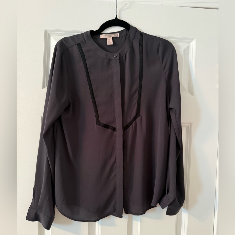 Forever 21 | Contemporary Grey Button Down Blouse | Size S